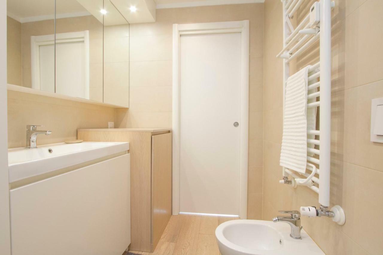 Luxury And Spacious Apartment Милано Екстериор снимка