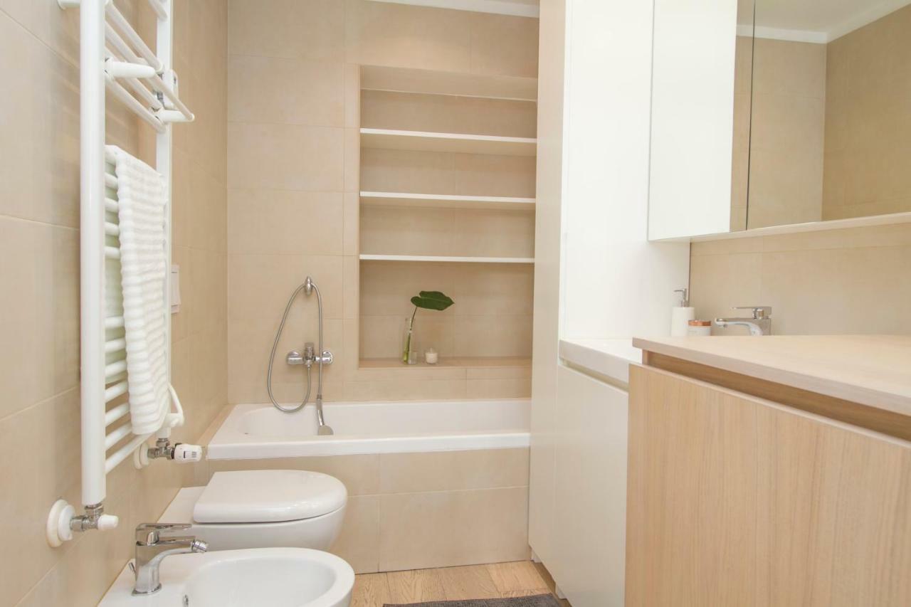 Luxury And Spacious Apartment Милано Екстериор снимка