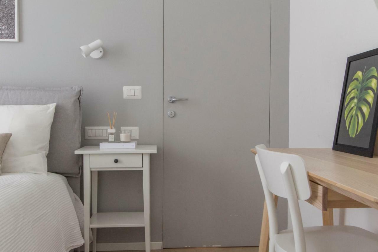 Luxury And Spacious Apartment Милано Екстериор снимка