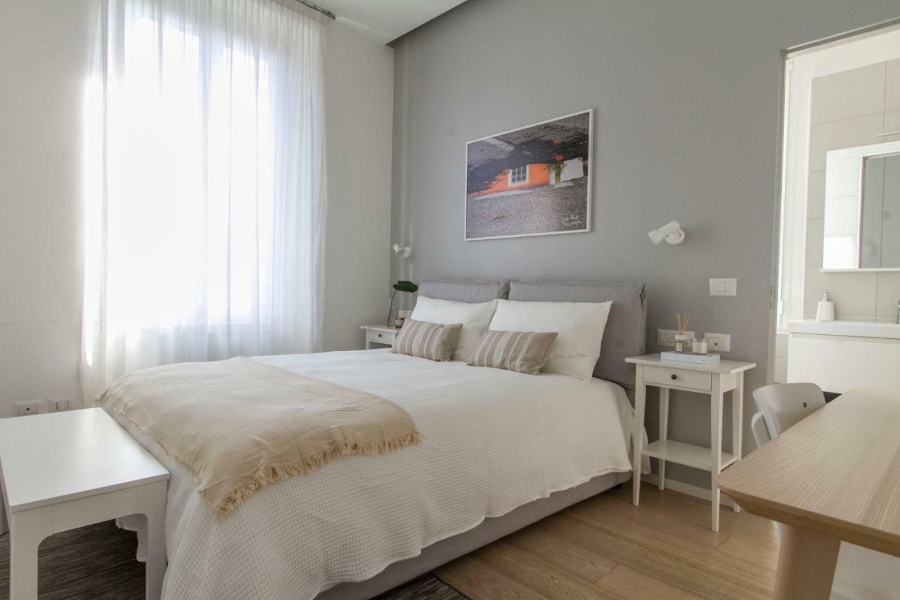 Luxury And Spacious Apartment Милано Екстериор снимка