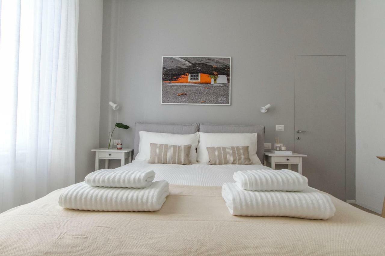 Luxury And Spacious Apartment Милано Екстериор снимка