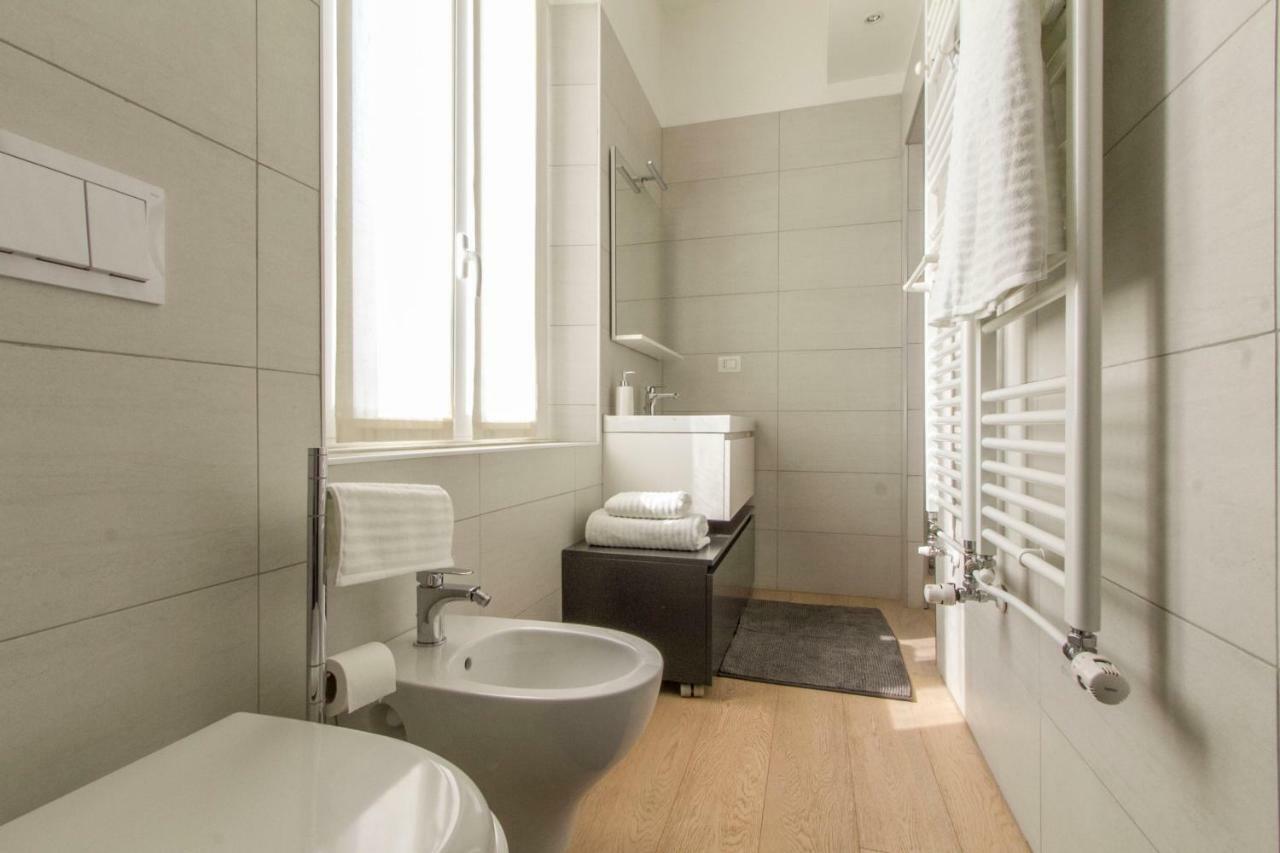 Luxury And Spacious Apartment Милано Екстериор снимка