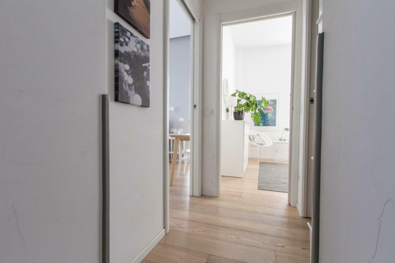 Luxury And Spacious Apartment Милано Екстериор снимка