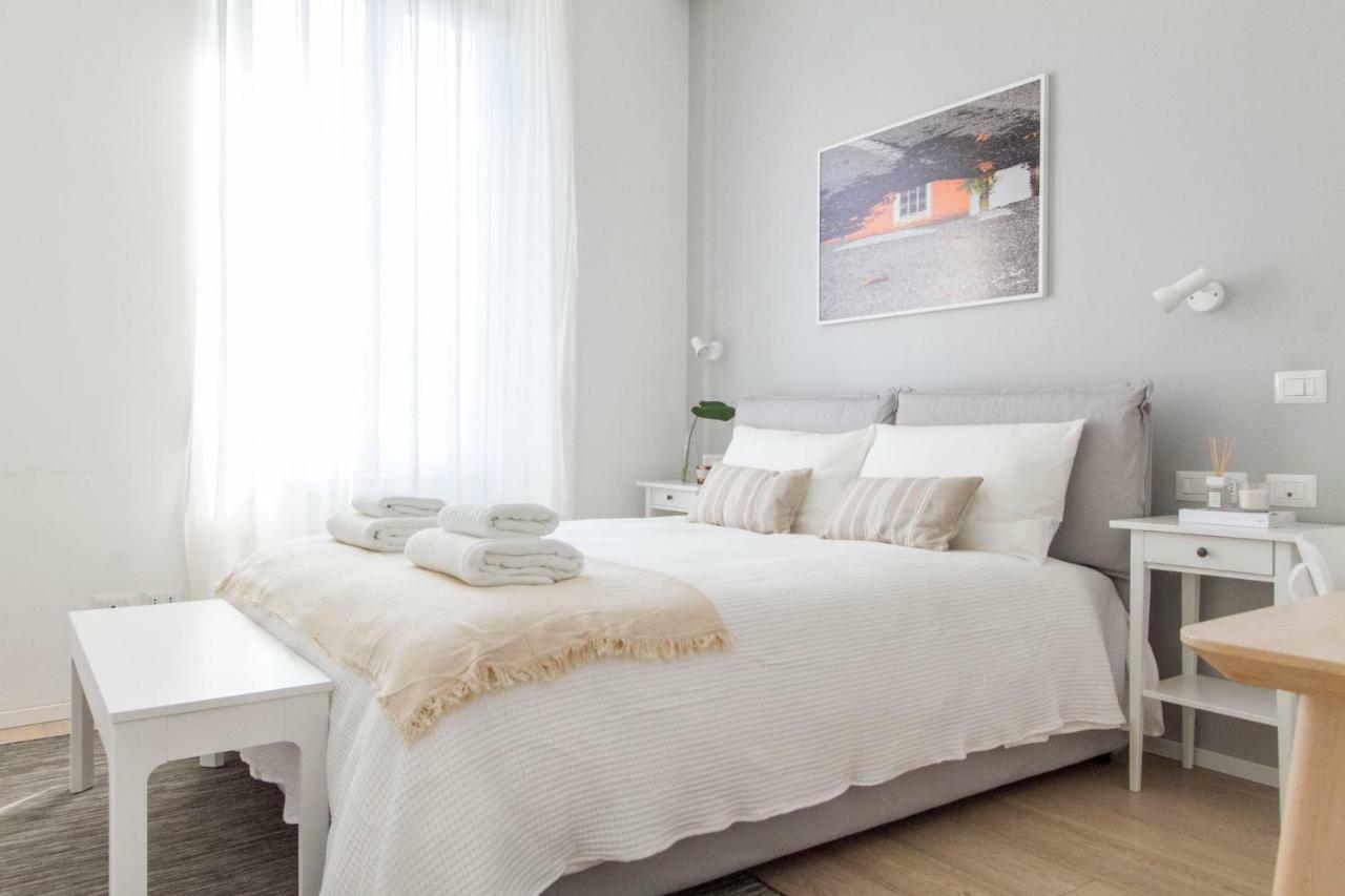 Luxury And Spacious Apartment Милано Екстериор снимка