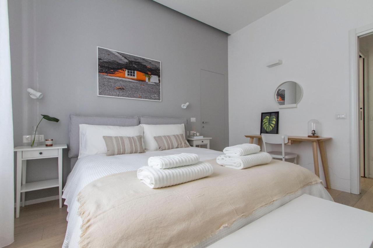 Luxury And Spacious Apartment Милано Екстериор снимка