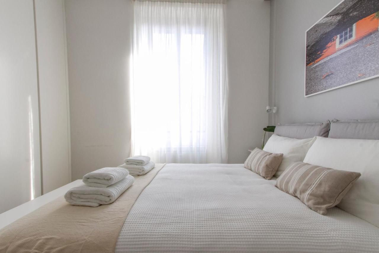 Luxury And Spacious Apartment Милано Екстериор снимка