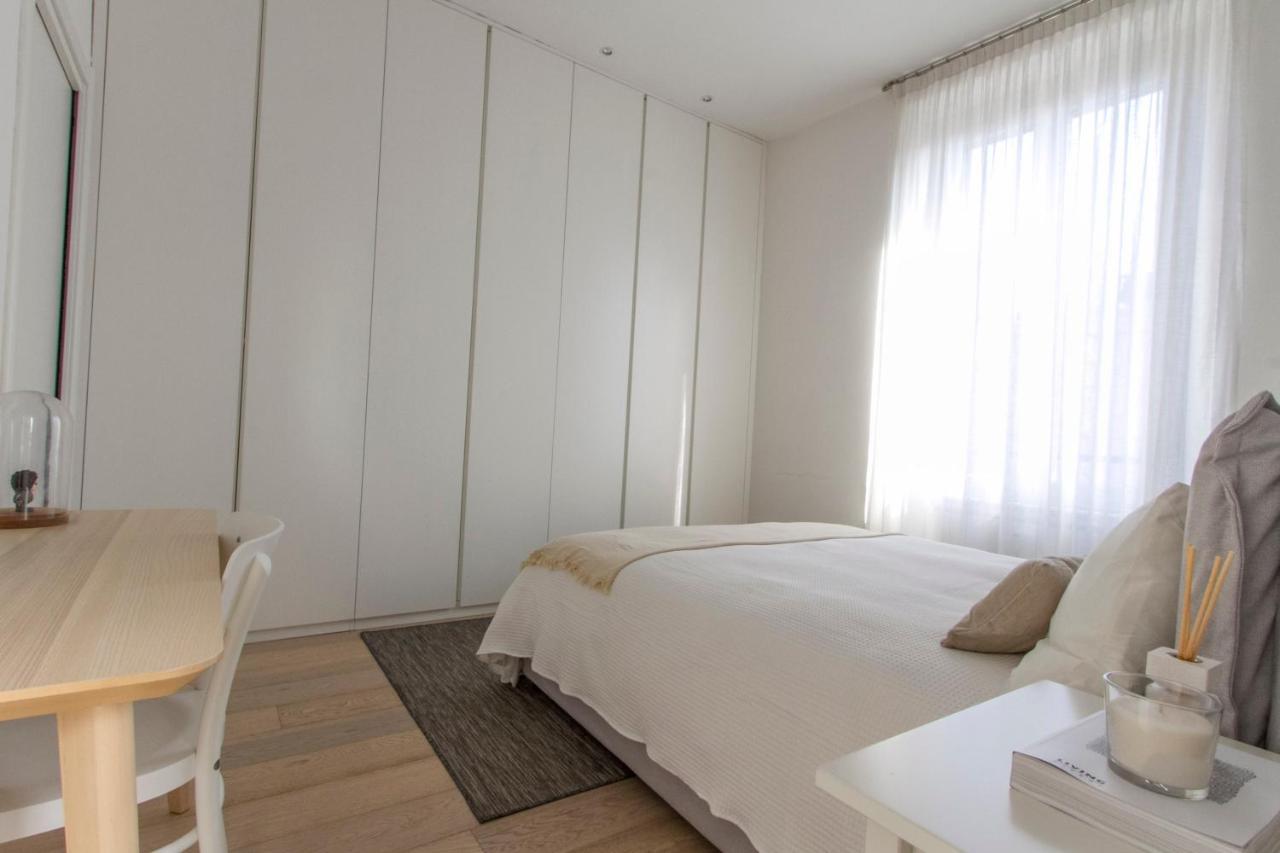 Luxury And Spacious Apartment Милано Екстериор снимка